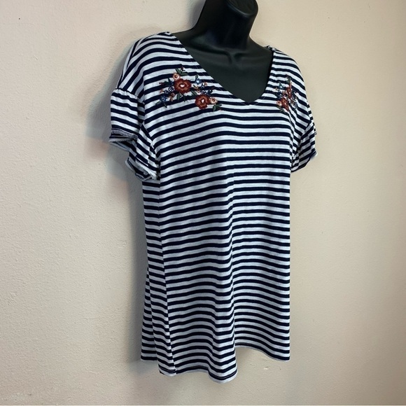 M Blue White Striped Floral Embroidered Short Sleeve Top Medium 8 10 Stretch - Picture 6 of 8